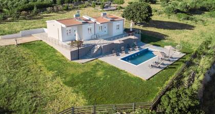 Deatached apartment with shared pool in Tersanas Chania 2 minutes from the beach