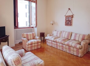 Family Room, 1 Double Bed with Sofa bed, City View | Living area | 40-inch flat-screen TV with digital channels, TV - Roman Holidays Boutique (Rome)