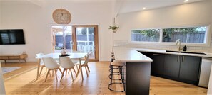Dining - Fully refurbished gorgeous home, central location, 2 bathroom & outdoor fire pit (East Geelong)