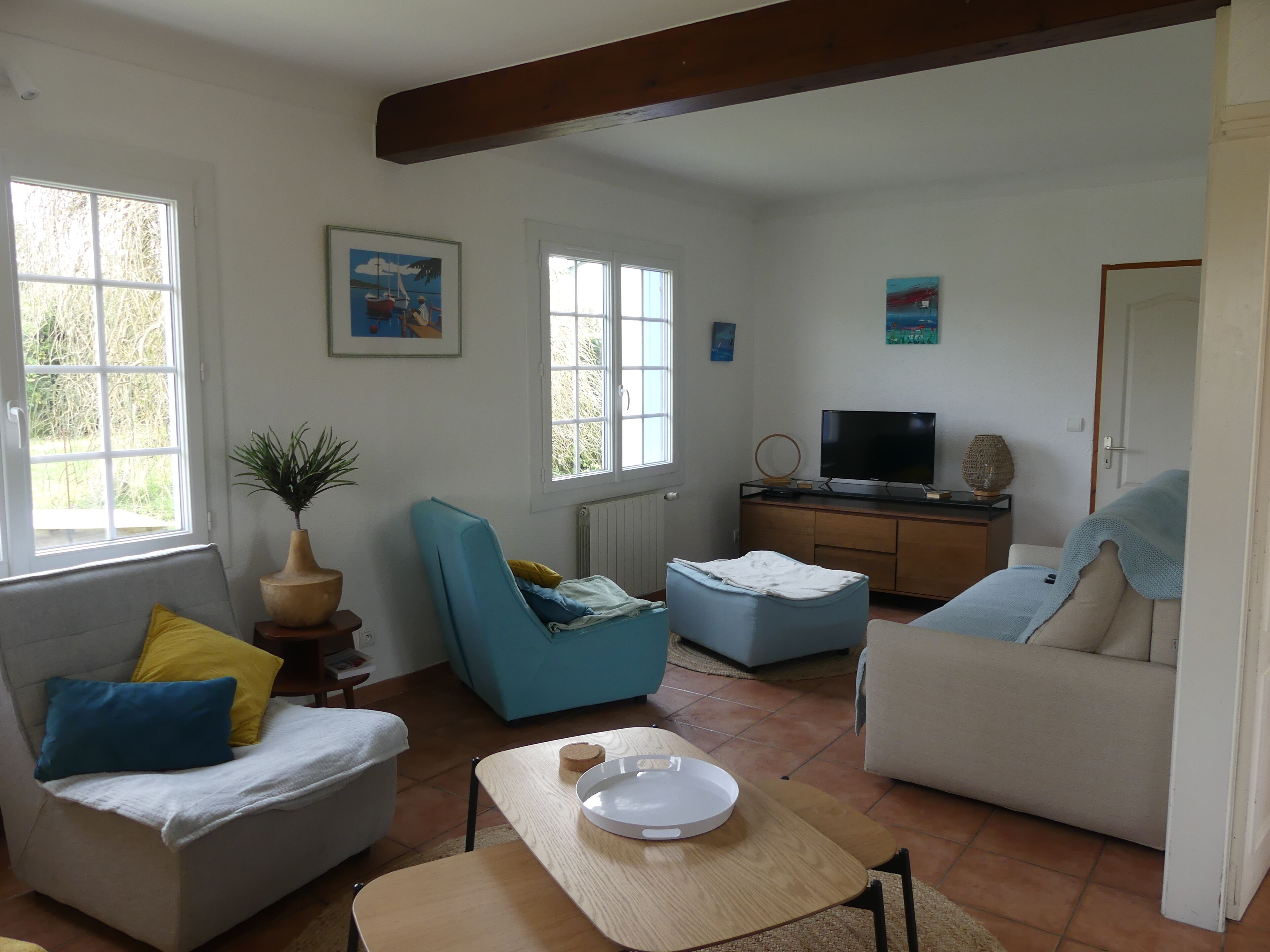 Bright house on large fenced garden not overlooked