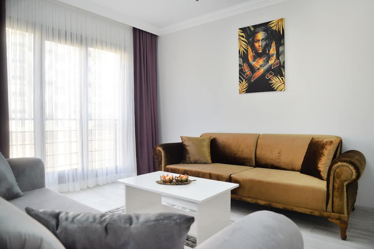 2 Schlafzimmer, Schreibtisch, Verdunkelungsvorhänge