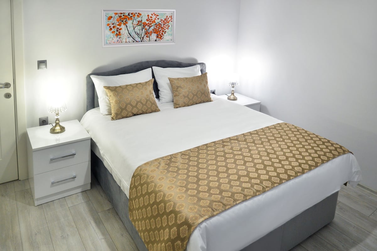 2 Schlafzimmer, Schreibtisch, Verdunkelungsvorhänge
