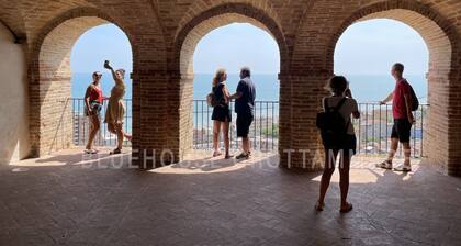 BLUE HOUSE, BEAUTIFUL and COMFORTABLE HOUSE 2 steps from the sea.