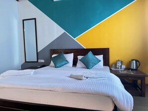 Double Deluxe Bedroom (1 Double Bed) | Bathroom - KedaraYatih Resort (Ukhimath)