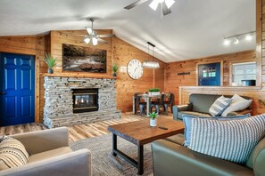 スマートテレビ、暖炉、テレビゲーム