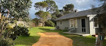 Nunyara family beach house