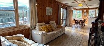 Nunyara family beach house