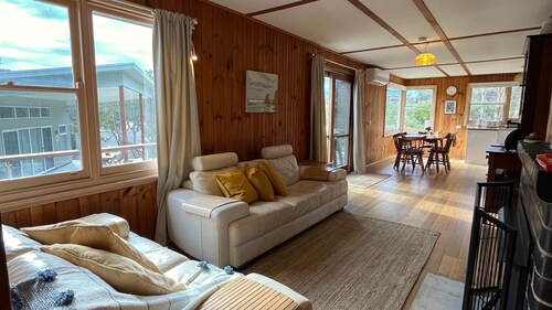 NUNYARA - a very comfortable beach house minutes away from Steppy beach