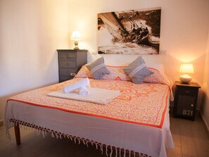 2 Schlafzimmer, Bügeleisen/Bügelbrett, Bettwäsche