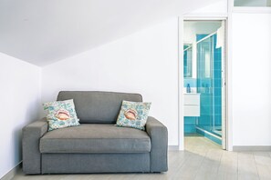 Unclassified image, 3 of 43, button