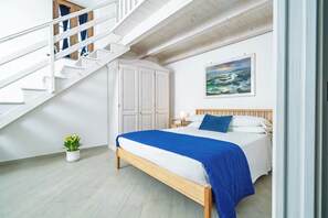 3 Schlafzimmer, Schreibtisch, Bügeleisen/Bügelbrett, Reisekinderbett