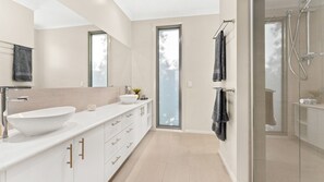 Bathtub
