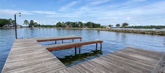 New!!! Entire beautiful lake house on a quiet cove