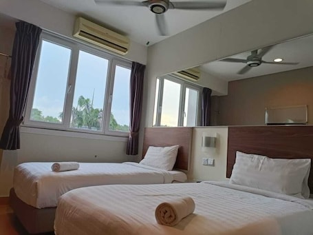 Caja de seguridad en la habitación, escritorio y wifi gratis . D'concept Hotel Kulim