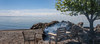 Lake Front Retreat with boat access and private beach