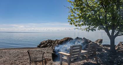 Lake Front Retreat with boat access and private beach