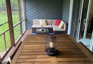 Outdoor dining - Spacious 3-Level Townhouse w/ 3 Community Pools, Tennis & Parking Pass for Rehoboth Beach (Rehoboth Beach)