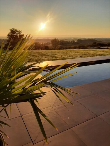 10 minutes from Bergerac, contemporary villa in the Monbazillac vineyards 