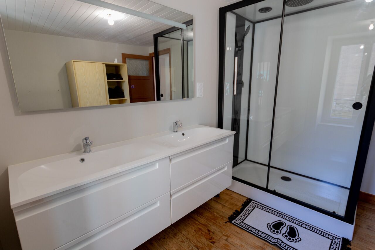 Village house for groups of 11 people