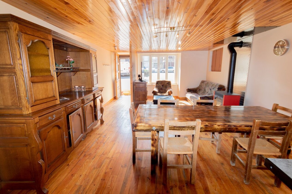 Village house for groups of 11 people