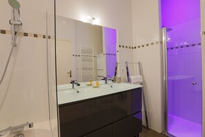 Badewanne, Haartrockner