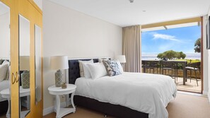 3 bedrooms, iron/ironing board, internet, bed sheets - Mariners One - 1/39 Victoria Parade (Nelson Bay)