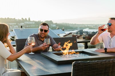 FIFA ready & great Q1 pricing! Incredible 3 story + rooftop is waiting for you!