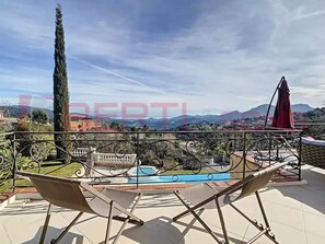Terrace/patio - Villa Moderne vue sur la Baie de Cannes - 4ch/4sdb (Les Adrets-de-l'Estérel)