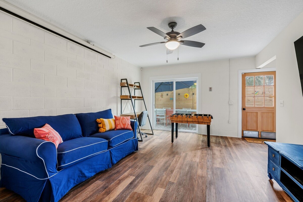 Photo 8 of Heart of Downtown! family and pet friendly.Hot tub