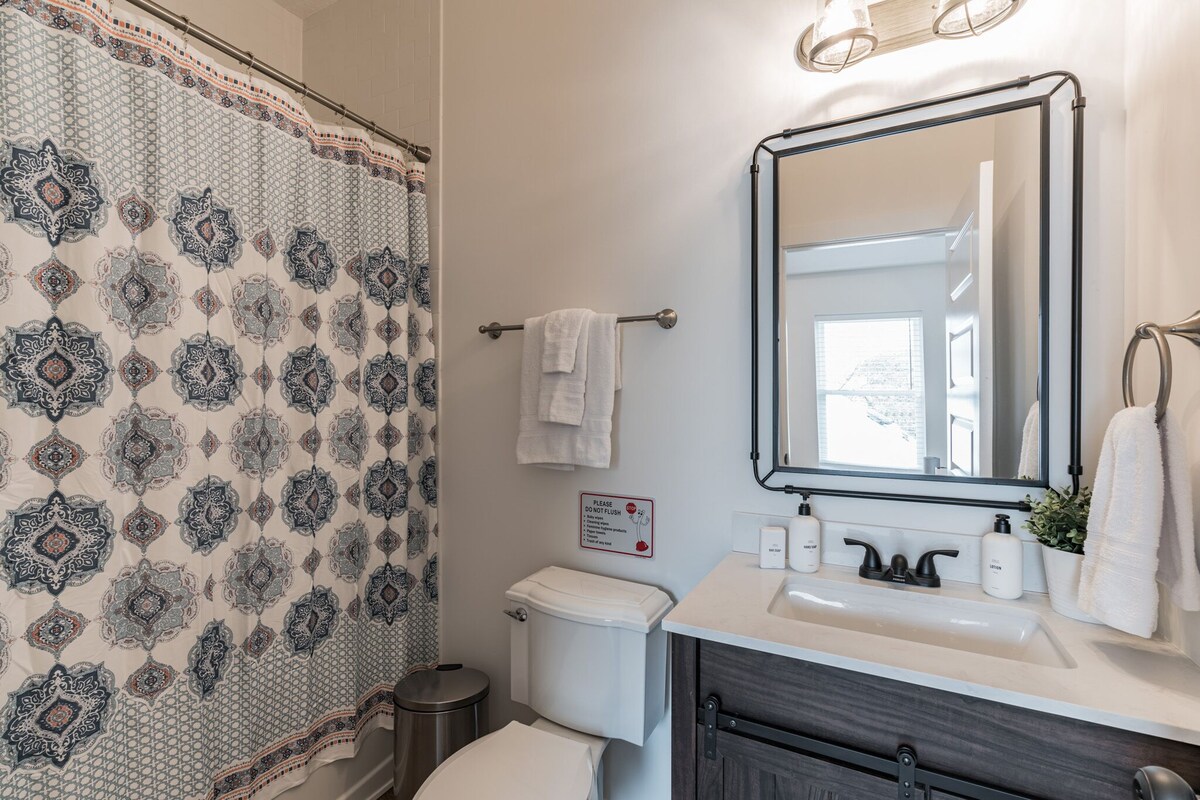 Photo 25 of Heart of Downtown! family and pet friendly.Hot tub