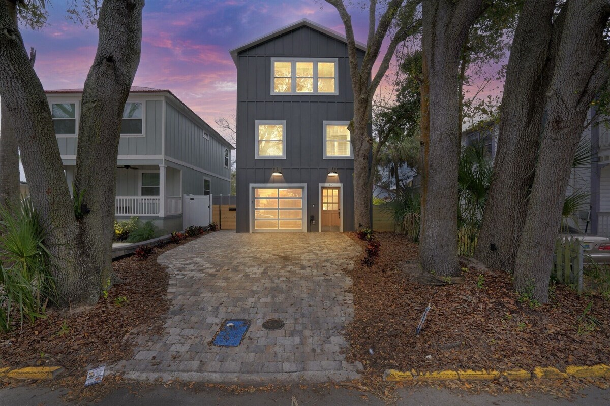 Photo 29 of Heart of Downtown! family and pet friendly.Hot tub