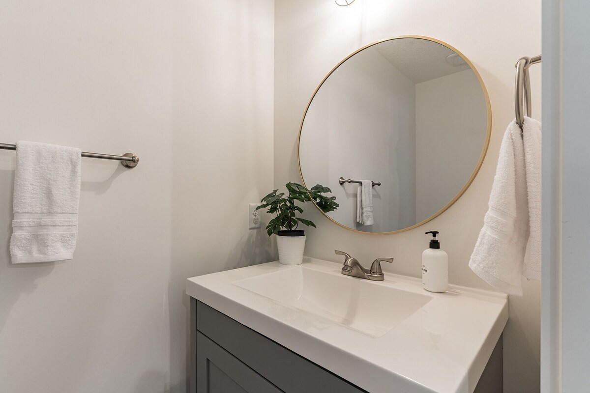 Photo 18 of Heart of Downtown! family and pet friendly.Hot tub