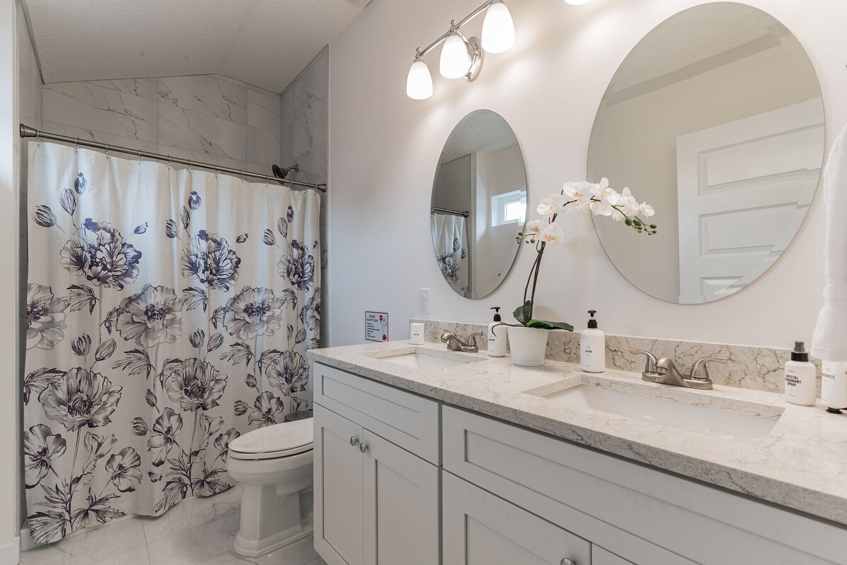 Photo 22 of Heart of Downtown! family and pet friendly.Hot tub