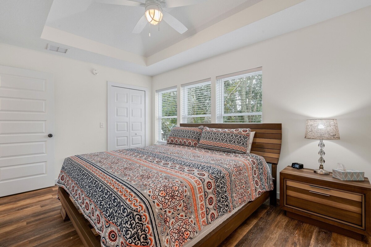Photo 5 of Heart of Downtown! family and pet friendly.Hot tub