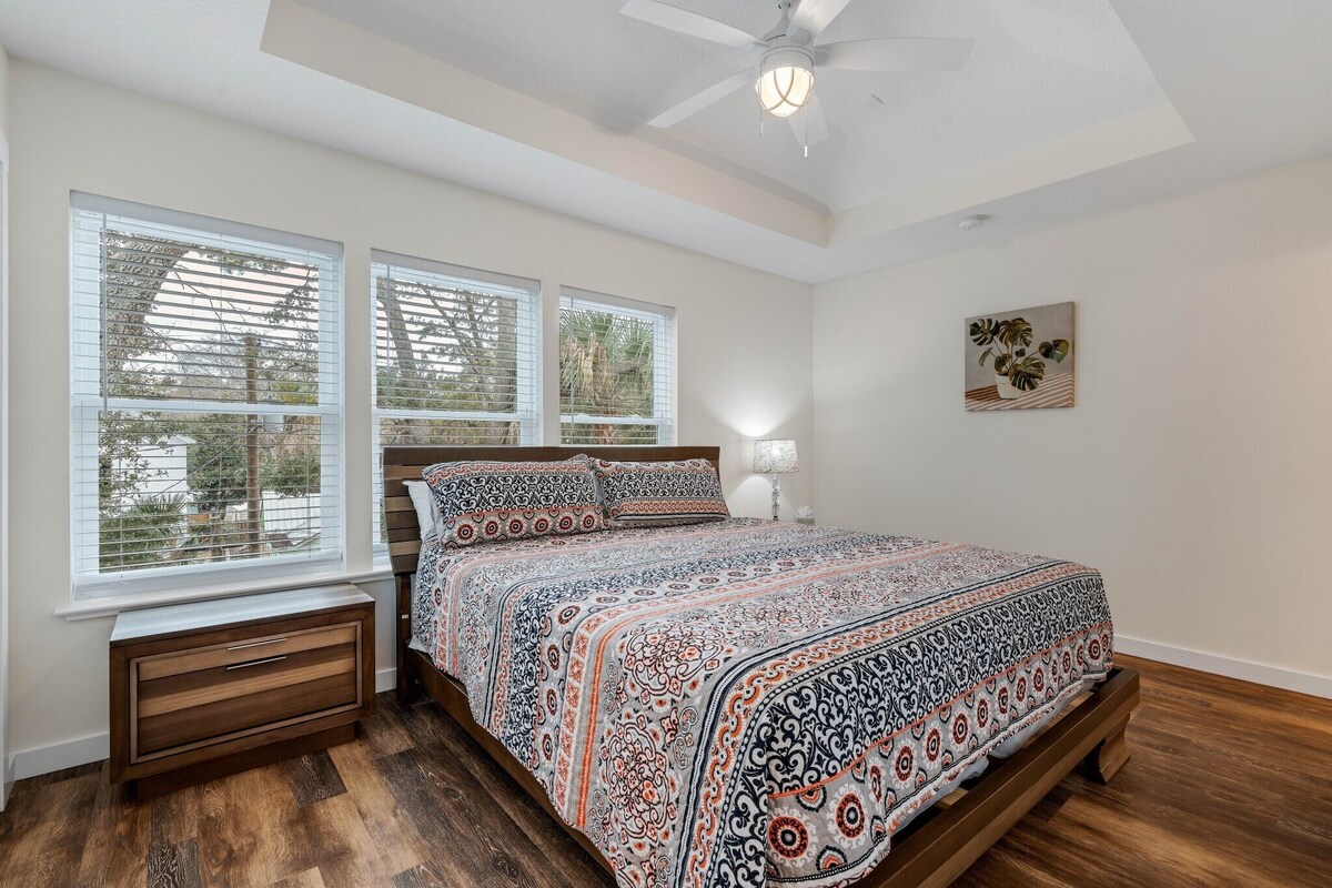 Photo 21 of Heart of Downtown! family and pet friendly.Hot tub