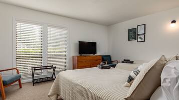 2 bedrooms, iron/ironing board, travel crib, free WiFi