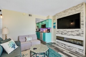 TV, fireplace - WOW Awesome Corner Wrap Around Balcony Condo Fireplace (Myrtle Beach)