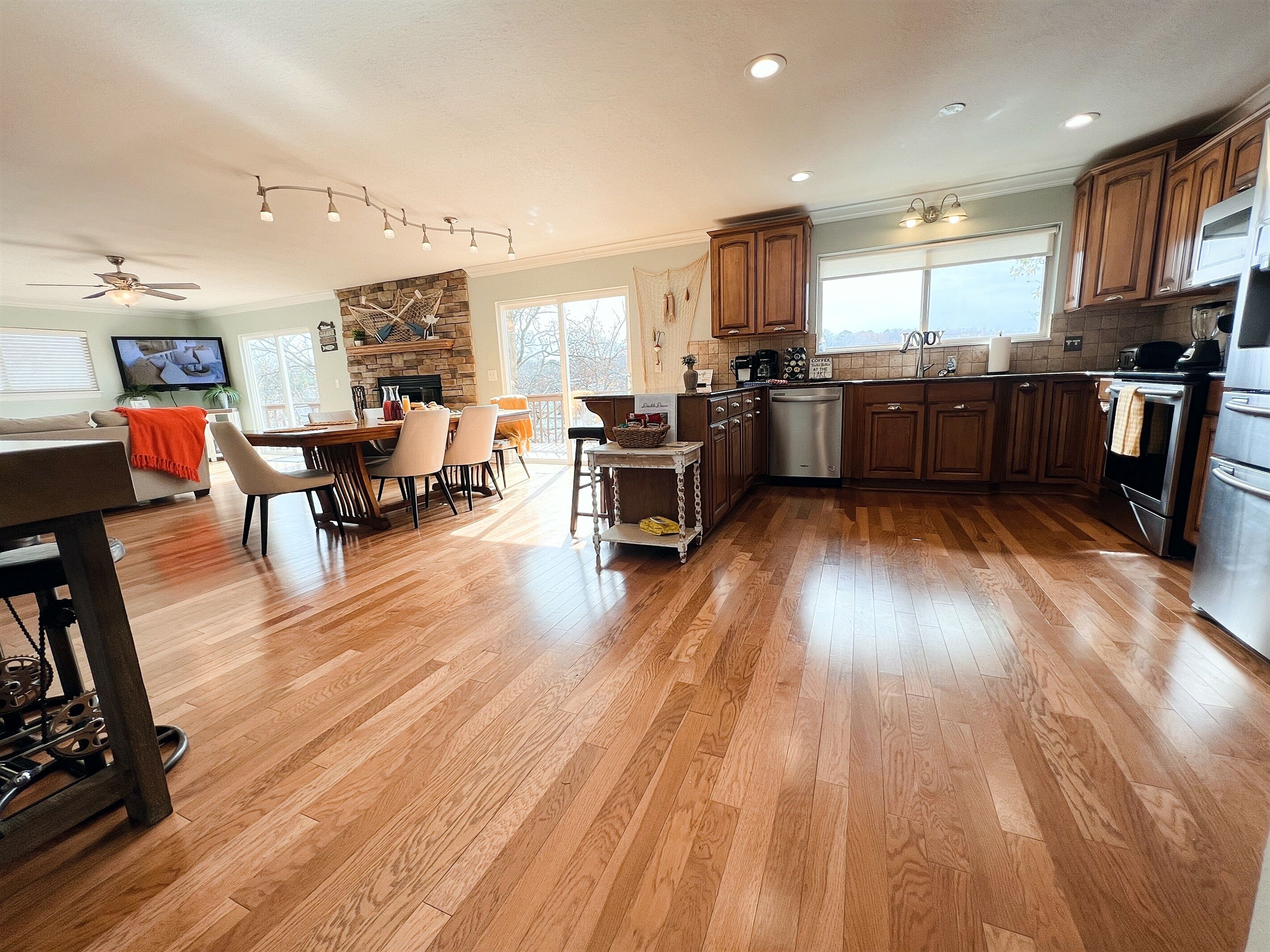 Double Down - Private Pool, Hot Tub, Lake Front Dream Home!