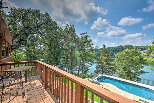 Double Down: Spacious Lakefront Retreat with Stunning Views & Hot Tub