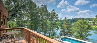 Double Down: Spacious Lakefront Retreat with Stunning Views & Hot Tub
