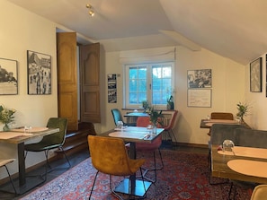 Free daily continental breakfast - Villa Monceau (Ottignies-Louvain-la-Neuve)