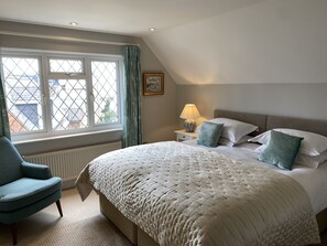 3 chambres, fer et planche à repasser, Wi-Fi gratuit, draps fournis