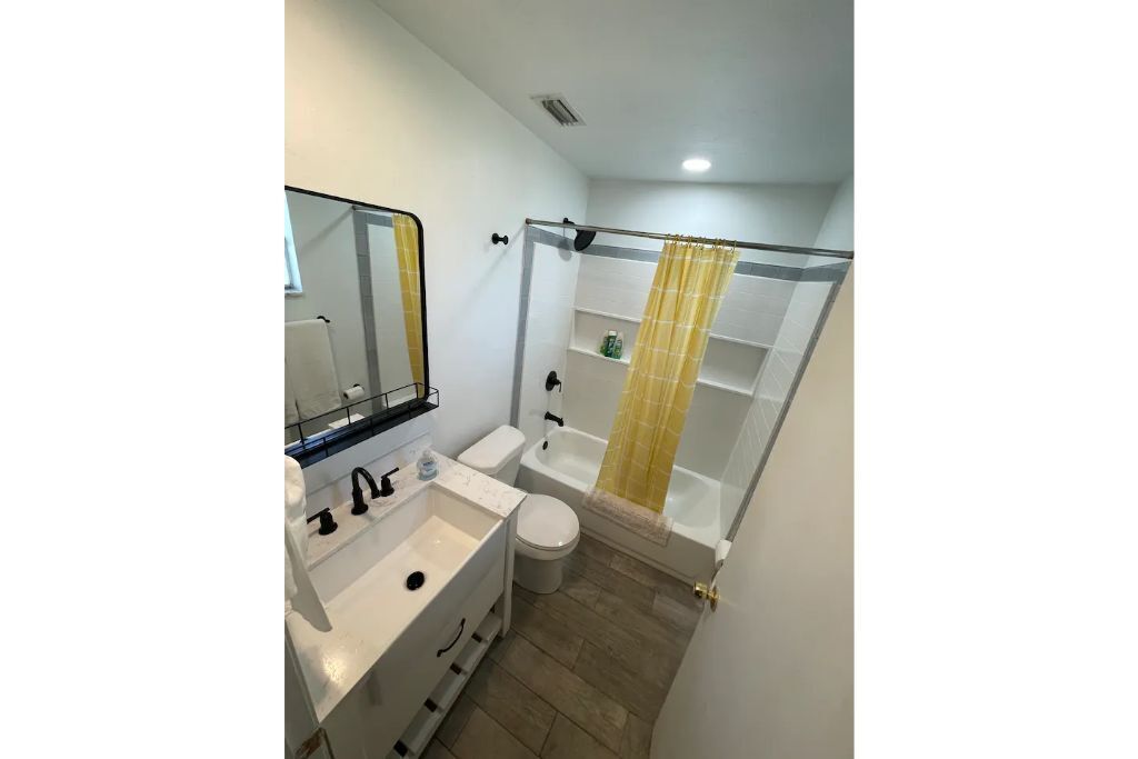 Lakefront , Recreation and Relaxation !