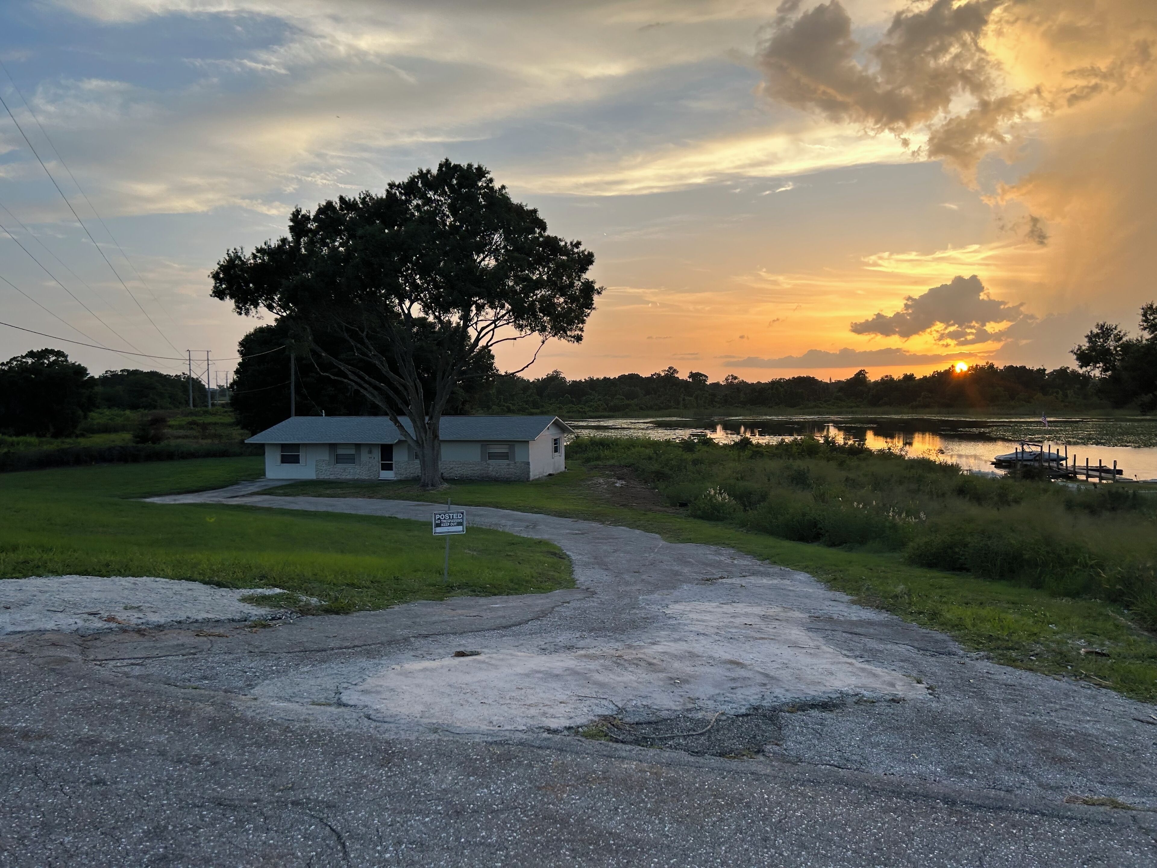 Lakefront , Recreation and Relaxation !