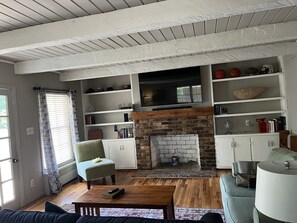 Living area - Downtown High Point. Private back yard with patio. Home gym. (High Point)