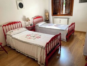 2 Schlafzimmer, Bügeleisen/Bügelbrett, Reisekinderbett, kostenloses WLAN