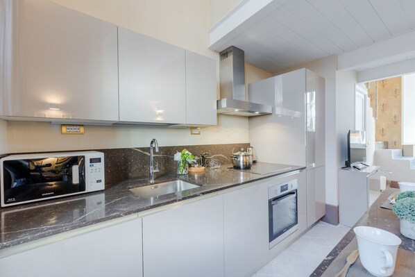 Fridge, microwave, oven, dishwasher