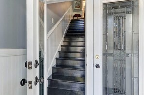 Interior - McDonough Place - Historic | Quiet | Chic (Savannah)