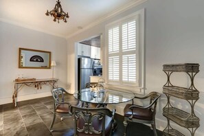 Dining - McDonough Place - Historic | Quiet | Chic (Savannah)