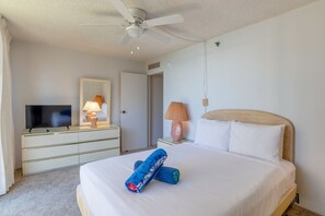 2 bedrooms, iron/ironing board, free WiFi - Valley Isle #703 2 Bedroom Condo by RedAwning (Lahaina)